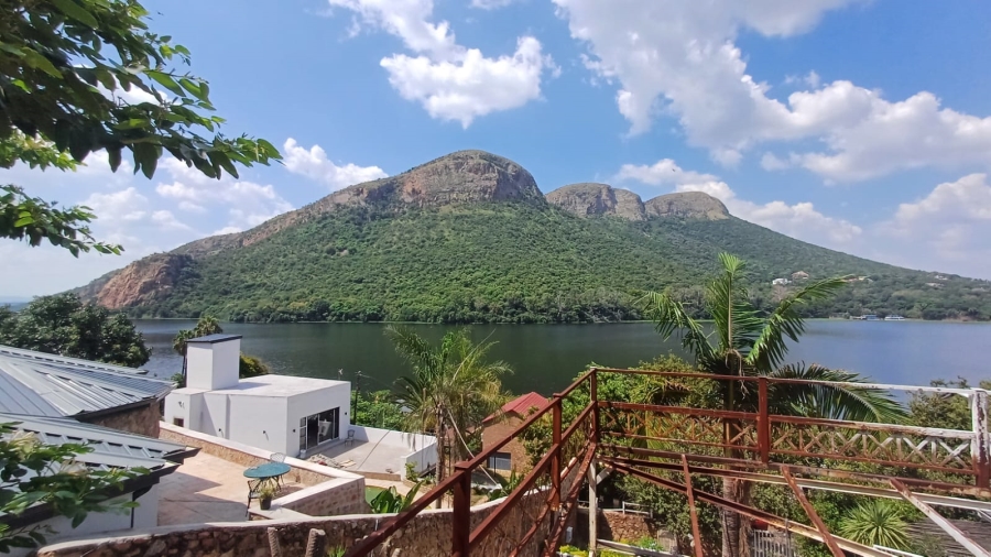 3 Bedroom Property for Sale in Kosmos North West